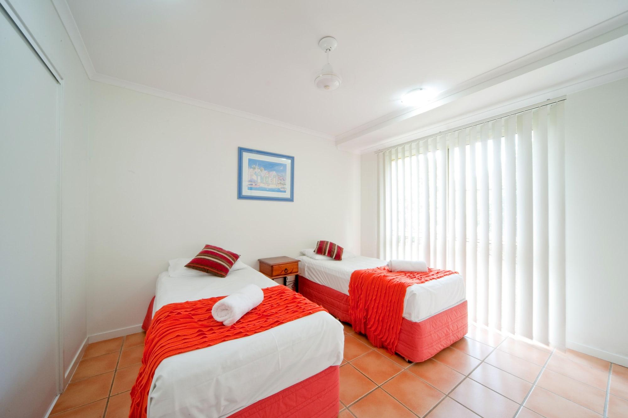At Beach Court Holiday Villas Еърли Бийч Екстериор снимка