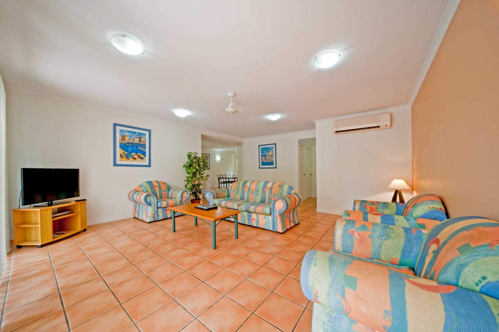 At Beach Court Holiday Villas Еърли Бийч Екстериор снимка