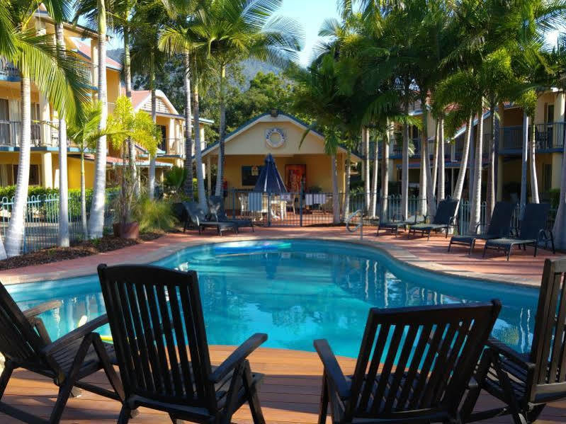 At Beach Court Holiday Villas Еърли Бийч Екстериор снимка