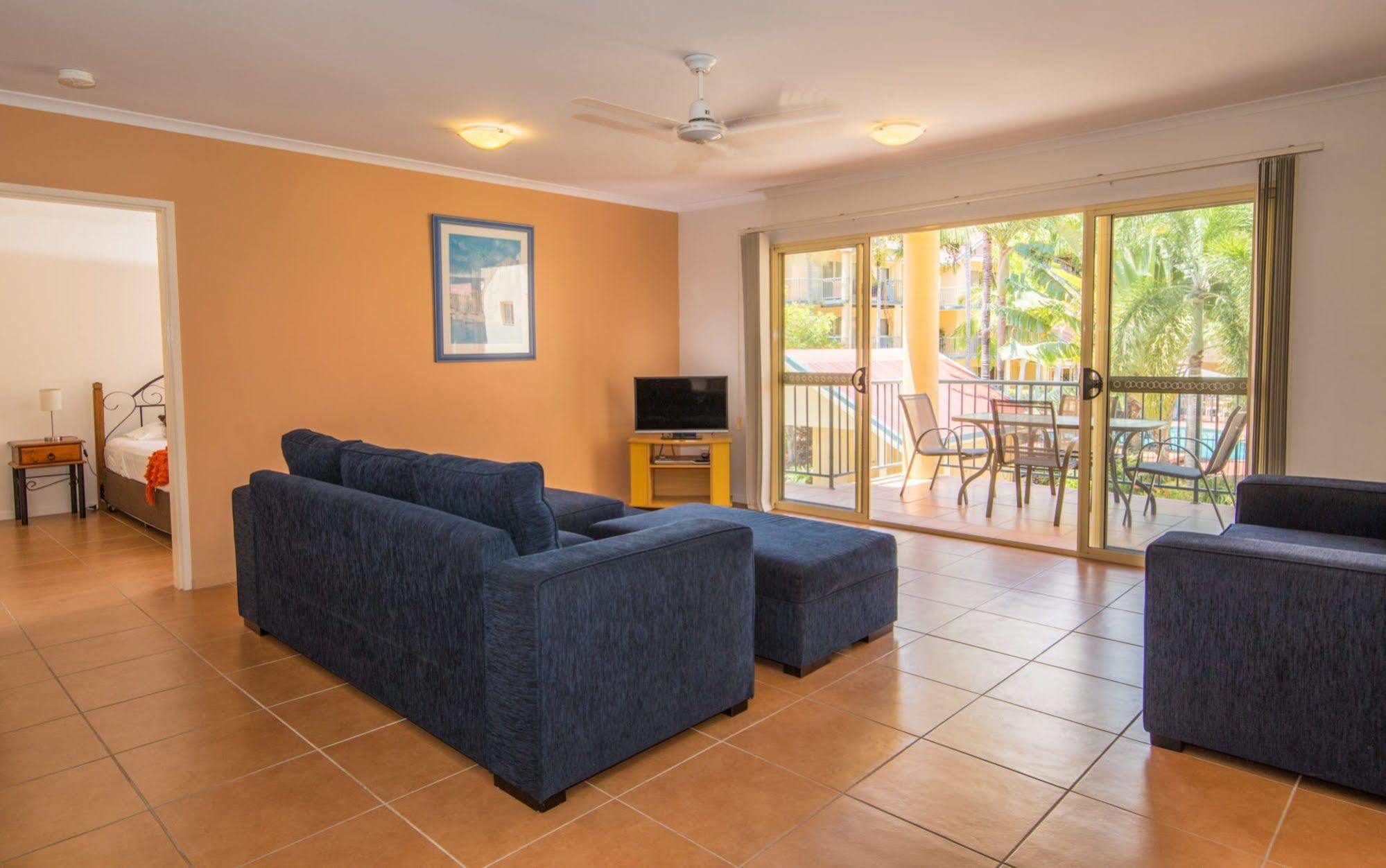 At Beach Court Holiday Villas Еърли Бийч Екстериор снимка