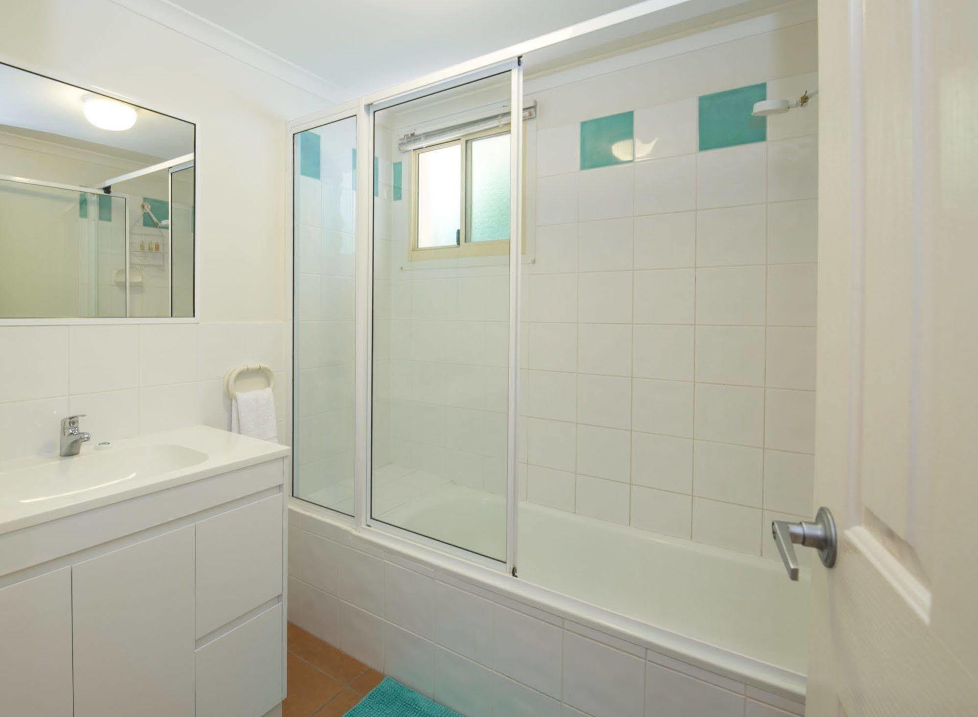 At Beach Court Holiday Villas Еърли Бийч Екстериор снимка