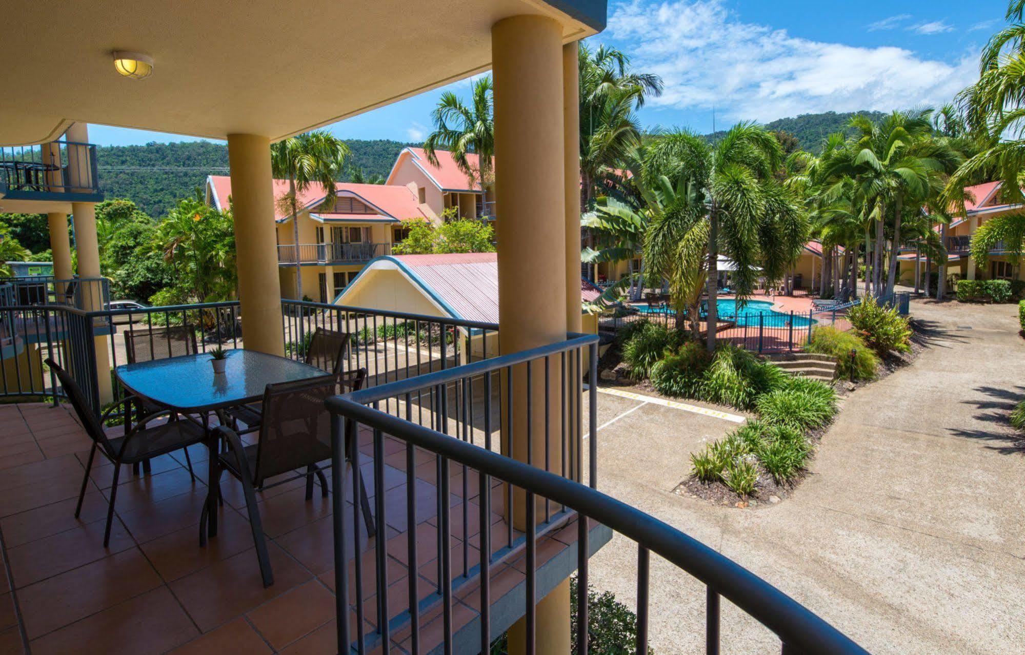 At Beach Court Holiday Villas Еърли Бийч Екстериор снимка