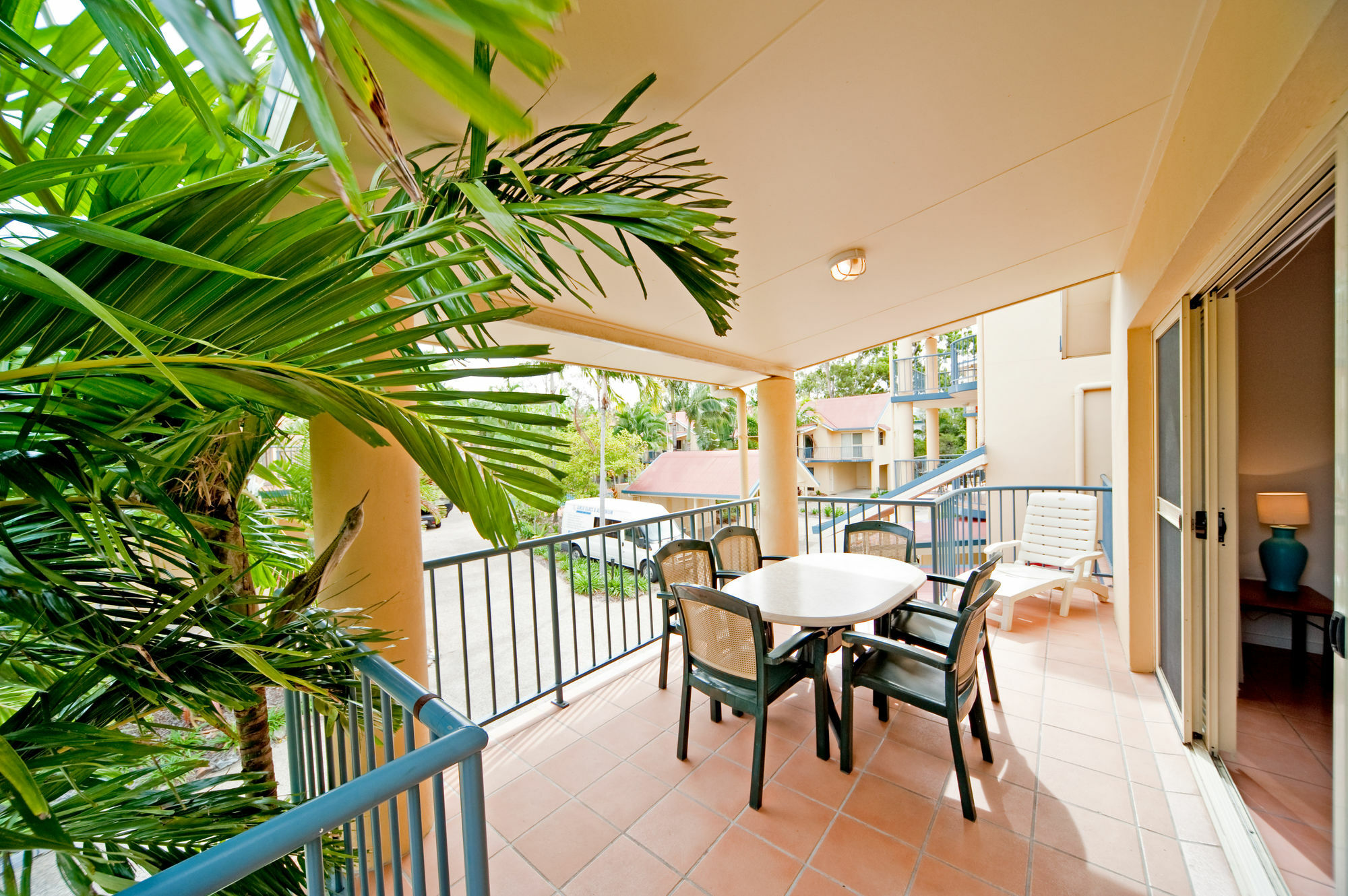 At Beach Court Holiday Villas Еърли Бийч Екстериор снимка