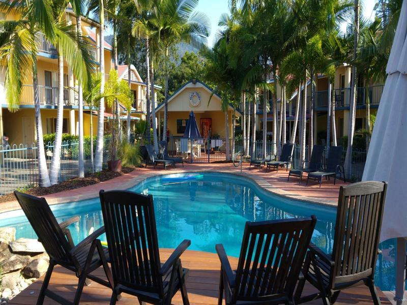 At Beach Court Holiday Villas Еърли Бийч Екстериор снимка